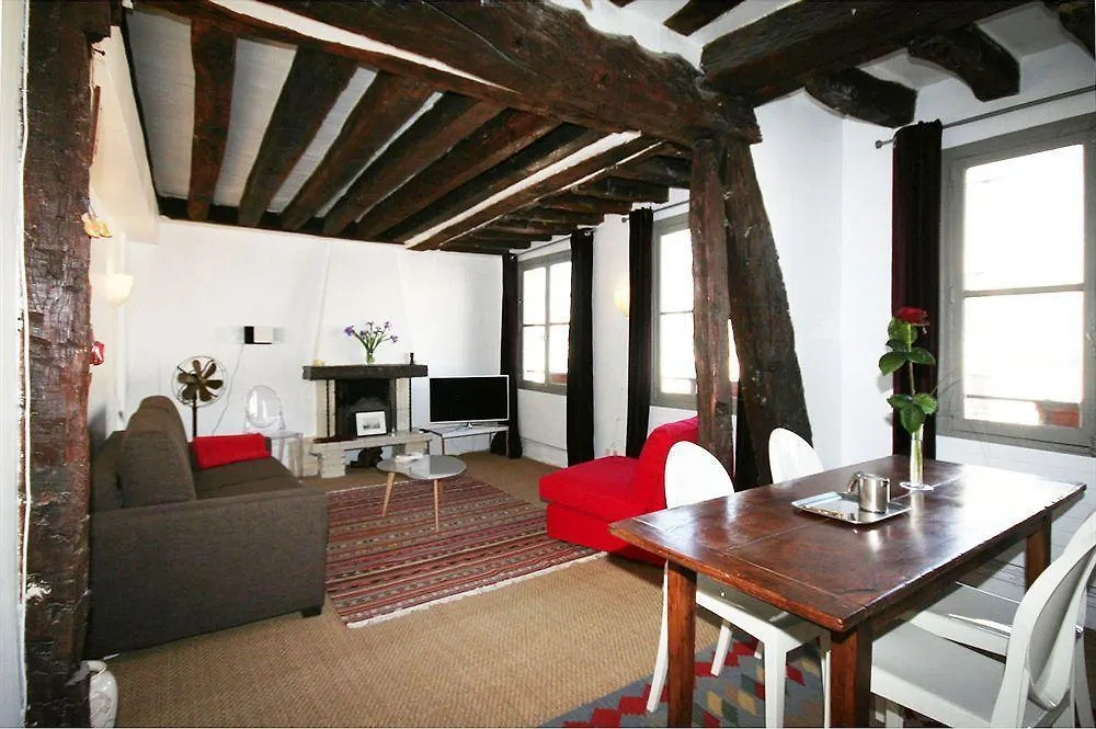 My Apartment In Paris Louvre